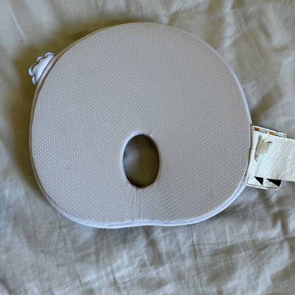 Babymoov Lovenest Head Shaping Pillow - Picture 4 of 4